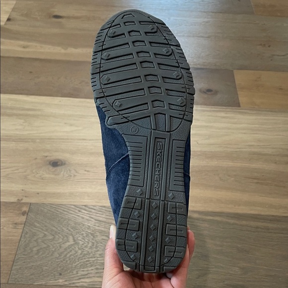 Skechers Earthy Chic Relaxed Fit Suede Biker Boots
In Navy Size 12 Wide - Picture 8 of 11